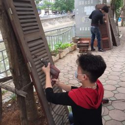 Sửa chữa và sơn mới cửa gỗ nhà bác Xuân – Hà Đông